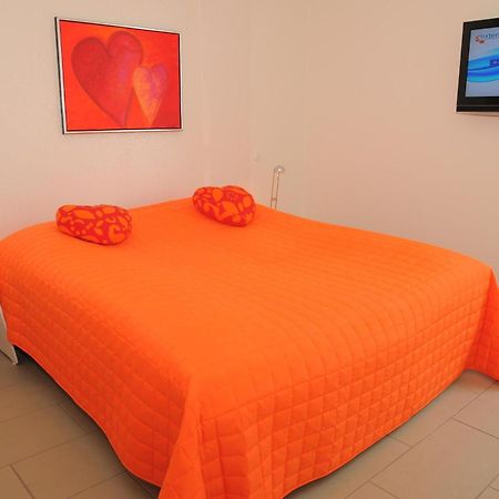 Hotel Coco Aps Есбер Стая снимка
