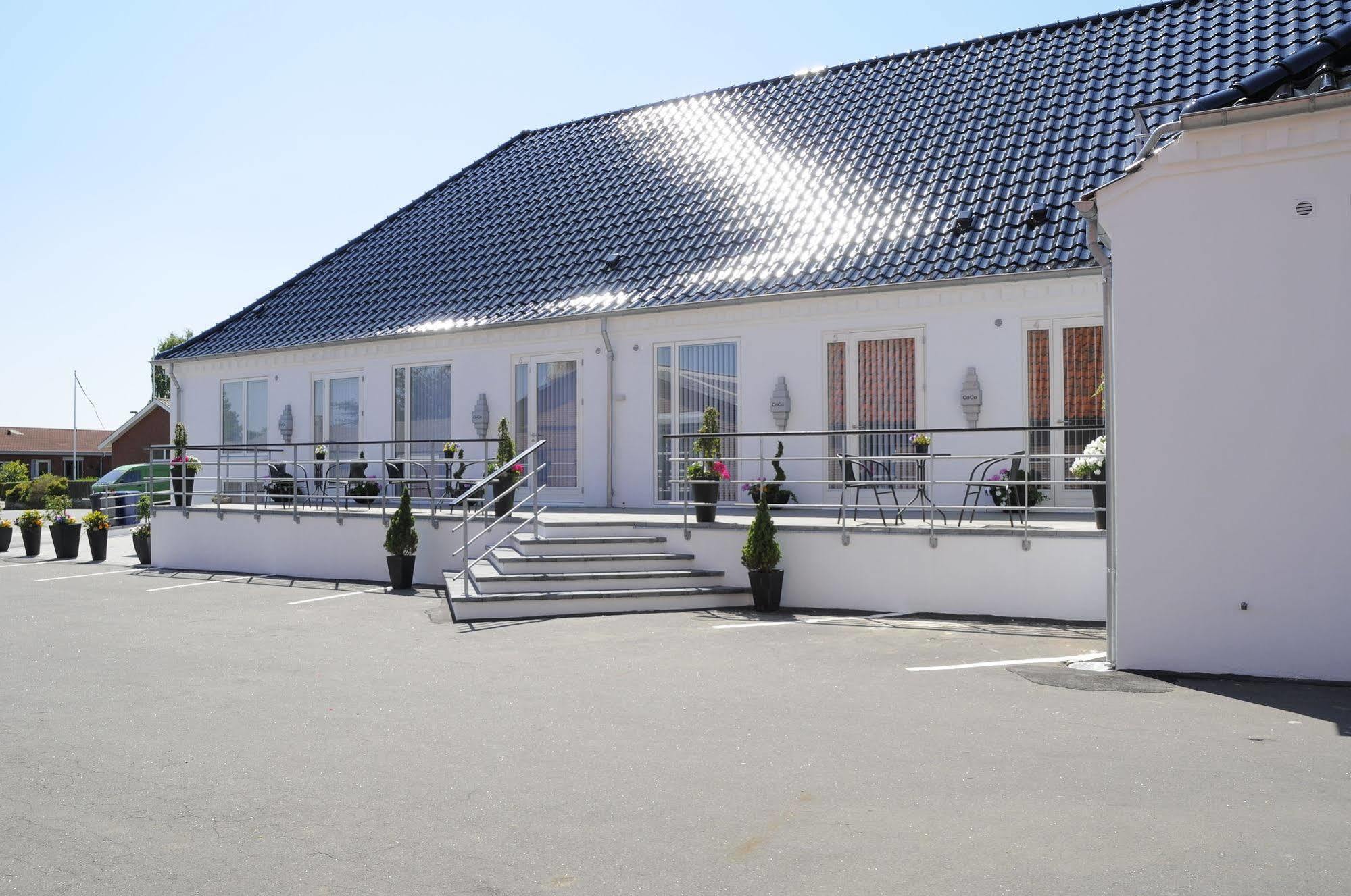 Hotel Coco Aps Есбер Екстериор снимка